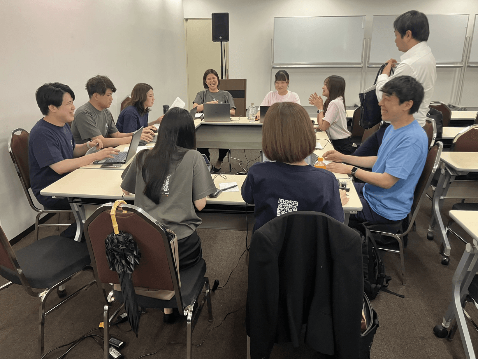 チームでの作戦会議の様子